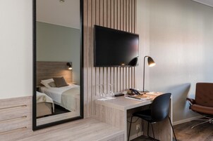 高档床上用品、加厚床垫、办公桌、隔音