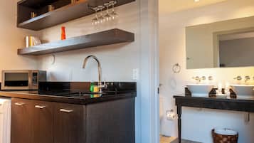 Fridge, microwave, stovetop, coffee/tea maker