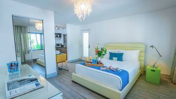 Studio Queen | Egyptian cotton sheets, premium bedding, down duvets, memory-foam beds