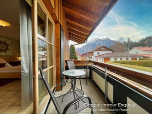 Comfort Double Room, 1 King Bed with Sofa bed, Non Smoking | Hypo-allergenic bedding, desk, blackout curtains, soundproofing - Landhotel Guglhupf (Schwangau)
