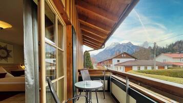 Comfort-Doppelzimmer, 1 King-Bett und Schlafsofa, Nichtraucher | Allergikerbettwaren, Schreibtisch, Verdunkelungsvorhänge
