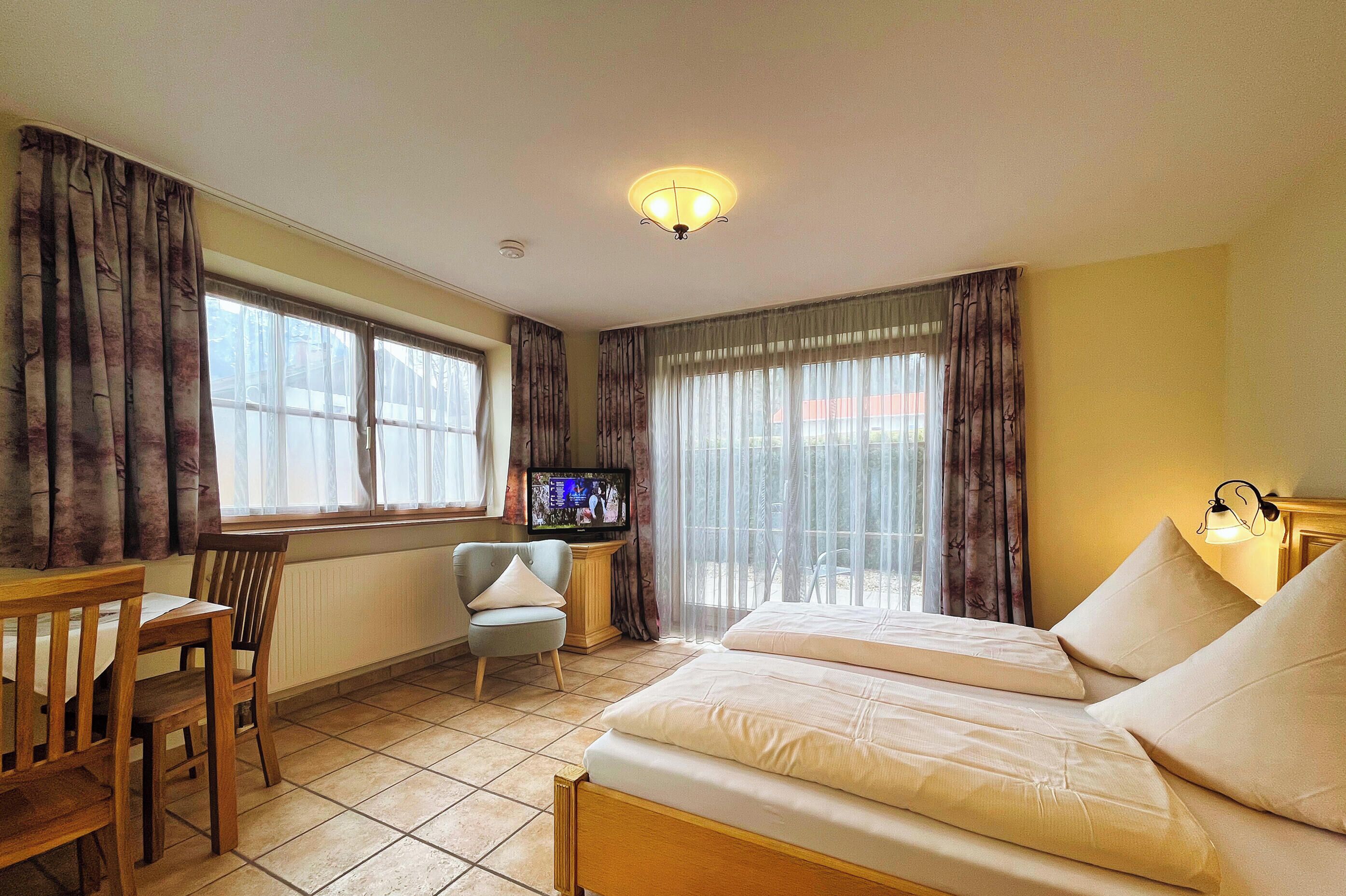 Classic Double Room, 1 King Bed, Non Smoking, Terrace