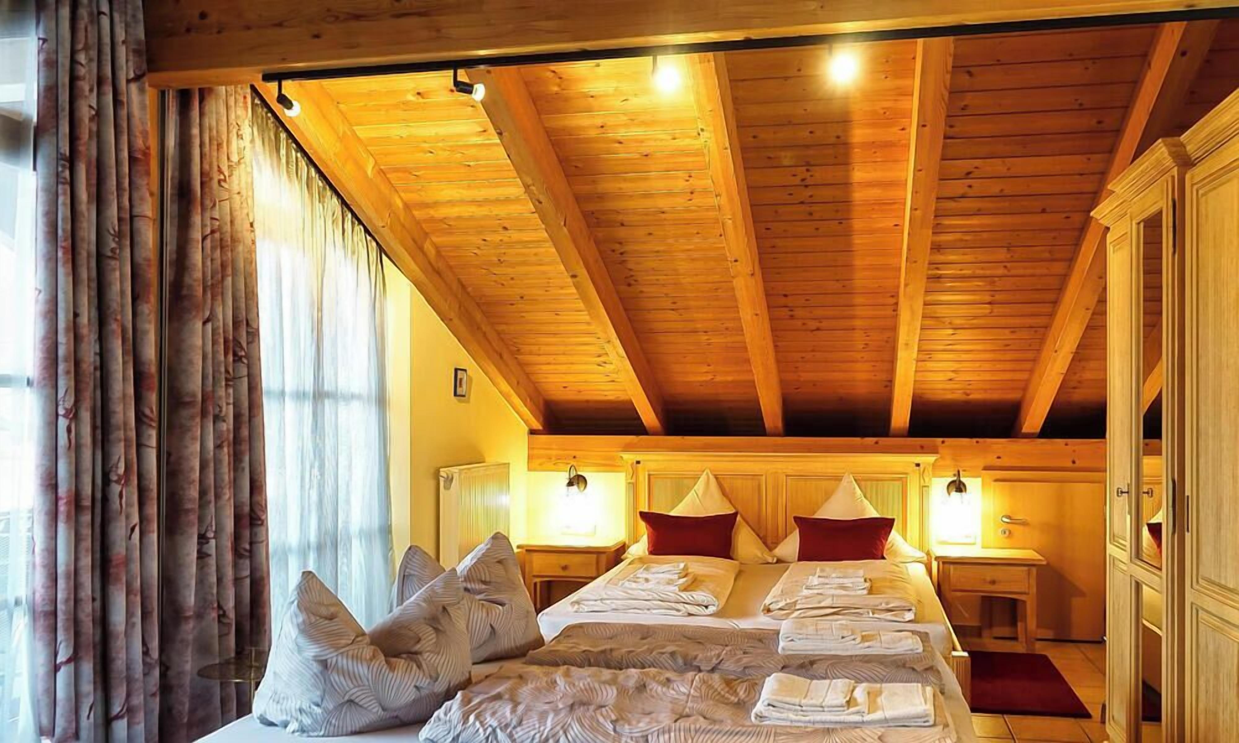 Estudio Premium, 1 cama de matrimonio grande con sofá cama, no fumadores, bañera de hidromasaje | Ropa de cama hipoalergénica, escritorio, cortinas opacas