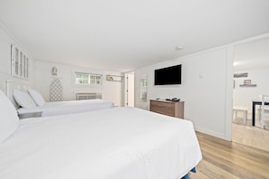 Studio Suite, 2 Double Beds, Ensuite