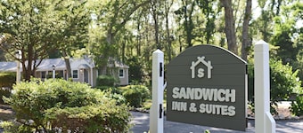 Sandwich Inn and Suites