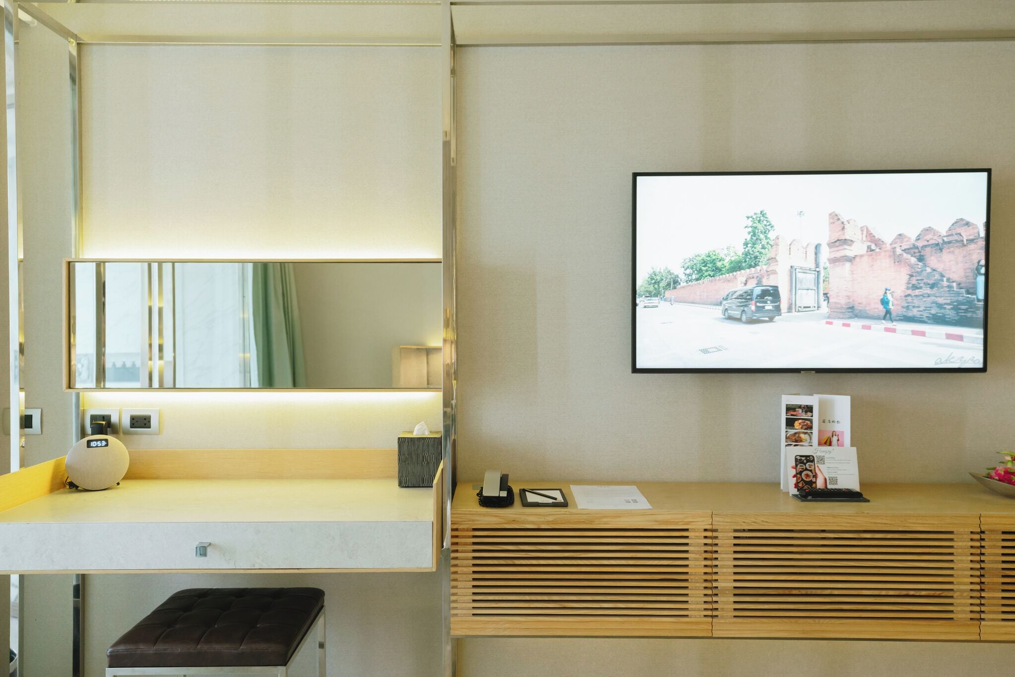 deluxe room | egyptian cotton sheets, premium bedding, down duvets, pillow-top beds