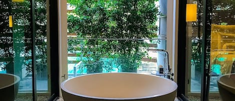 Premier Suite | Egyptian cotton sheets, premium bedding, down comforters, pillowtop beds