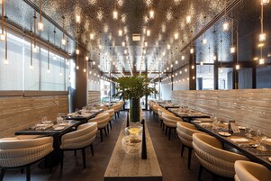 Breakfast, lunch, dinner served; Italian cuisine 