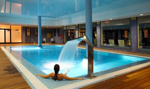 Een sauna, een bubbelbad, een stoombad, een Turks bad/hammam