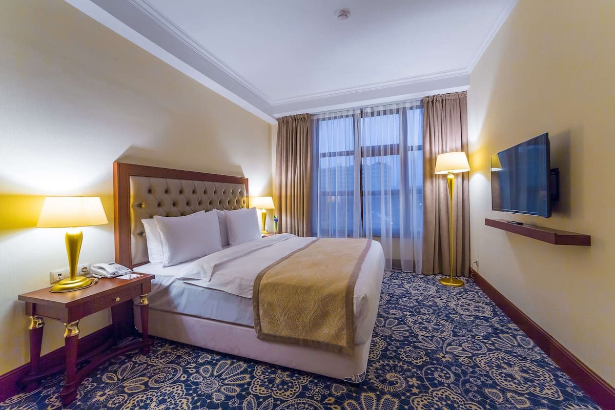 Executive Suite, 1 King Bed, Non Smoking