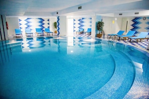Indoor pool, pool loungers
