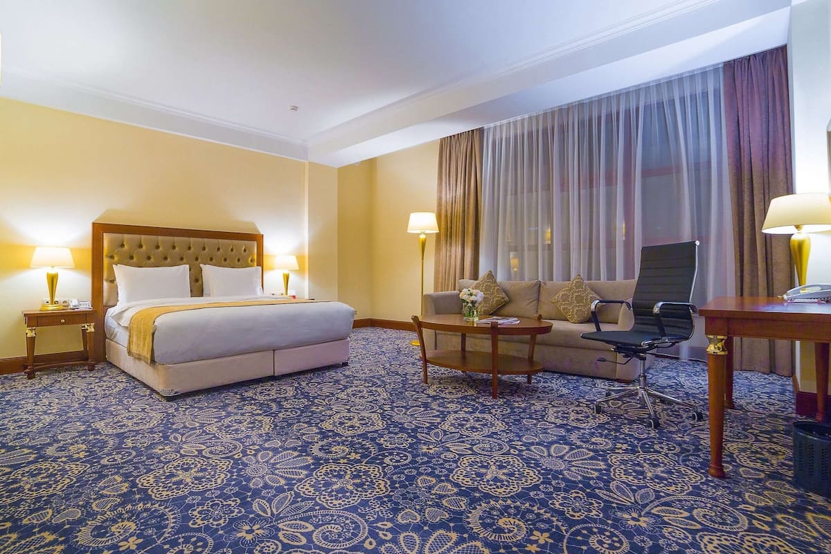 Room, 1 King Bed, Non Smoking, City View