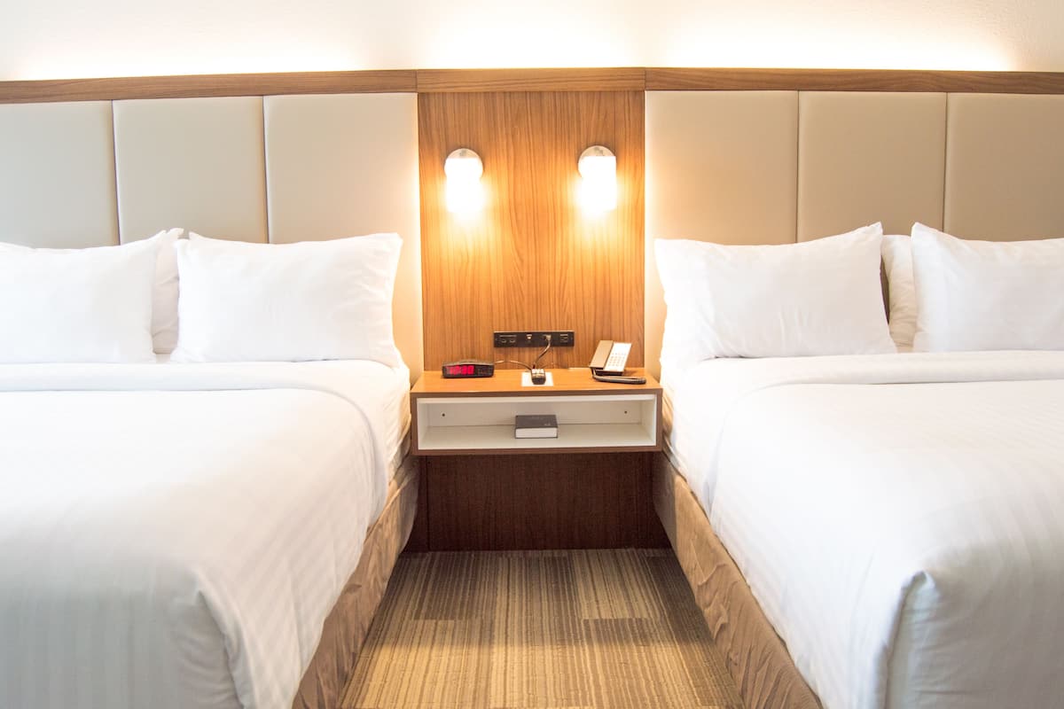 1 bedroom, in-room safe, desk, iron/ironing board