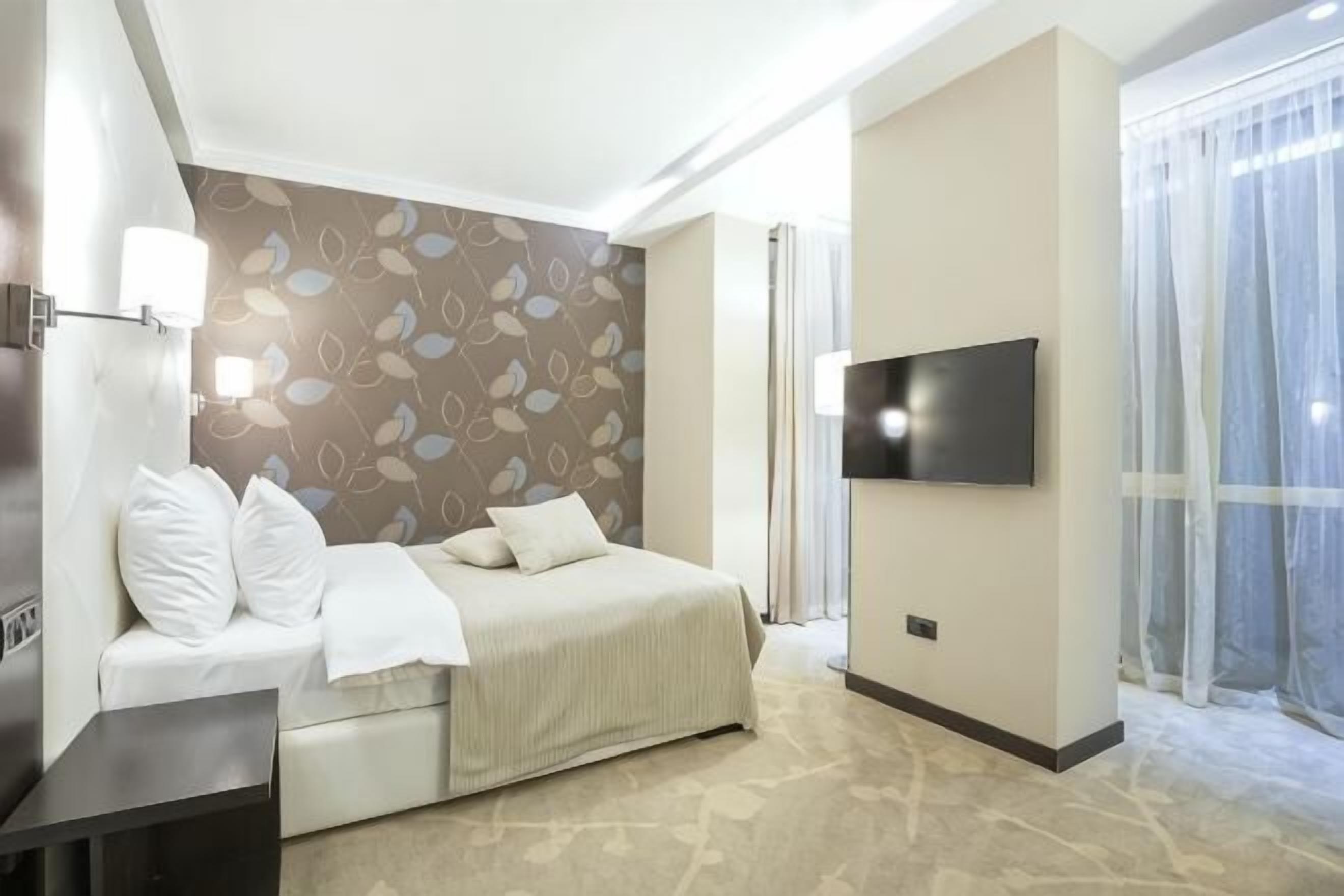 Premium bedding, in-room safe, desk, soundproofing