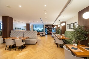 Breakfast, lunch, dinner served; international cuisine  - Constantine the Great (Belgrade)