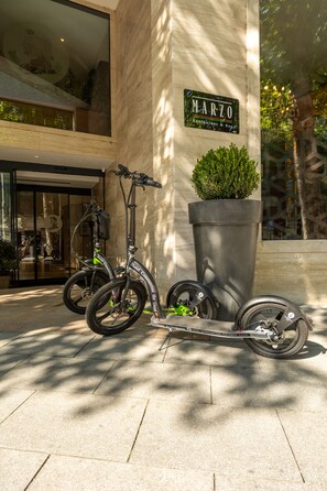 Scooter/moped - Constantine the Great (Belgrade)