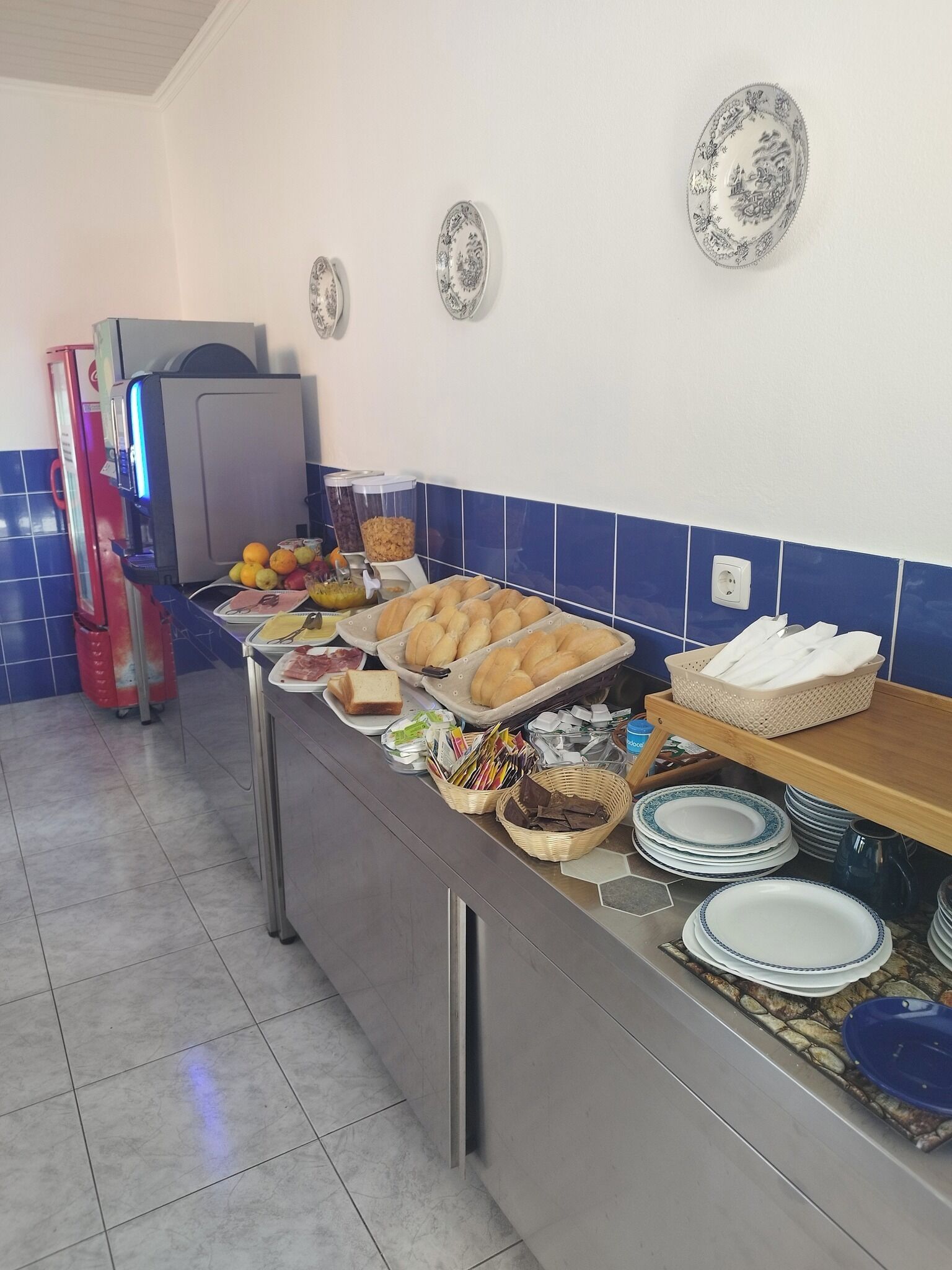 Free daily continental breakfast