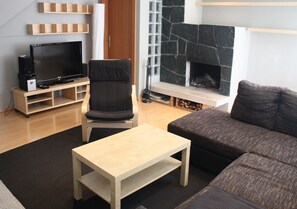 Appartement Familial, 4 chambres, terrasse, vue jardin (Excl. One-time service fee of 210 EUR) | Coin séjour