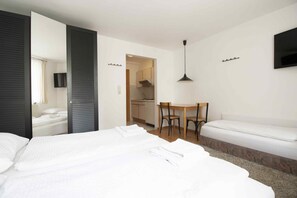 Studio Économique, balcon, vue jardin (Excl. One-time service fee of 55 EUR) | Draps en coton égyptien, literie de qualité supérieure