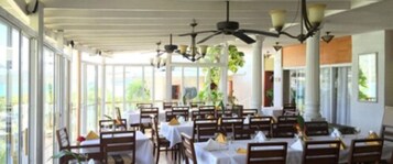 Aperto a colazione e cena, cucina internazionale