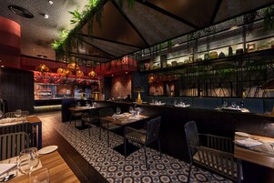 4 restaurants, breakfast, lunch, dinner served; international cuisine