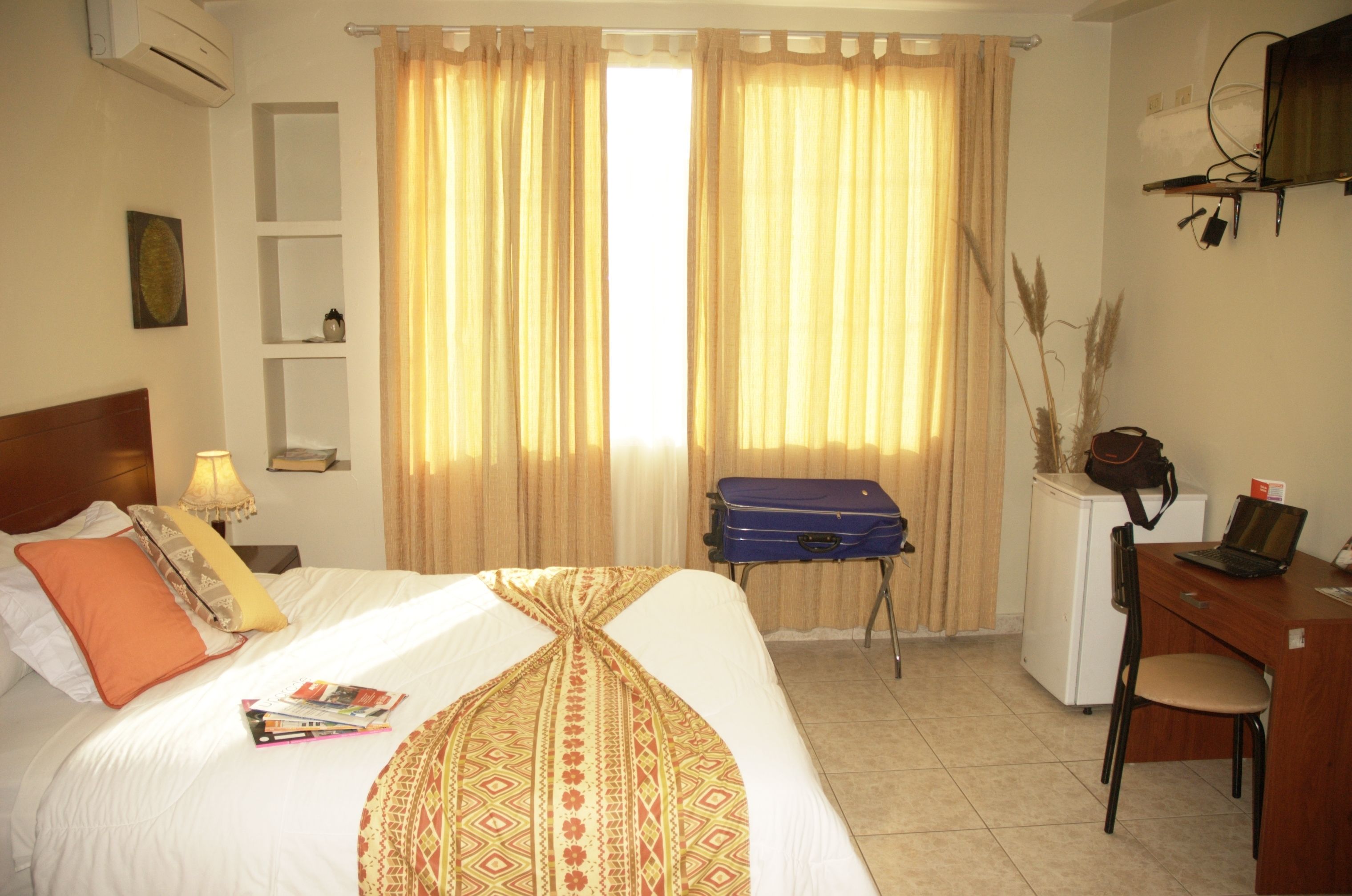 executive suite | premium bedding, minibar, in-room safe, desk