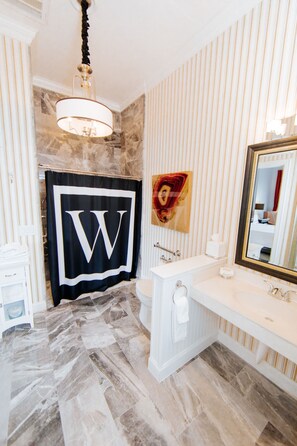 Bathroom - The William Boerne Hotel (Boerne)