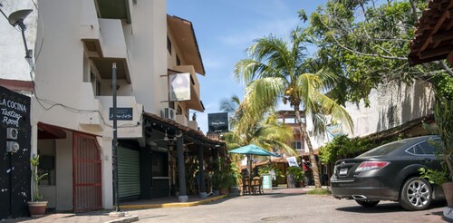 Isabel Suites Zihuatanejo