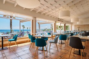 2 間餐廳；供應早餐、午餐、晚餐；地中海菜