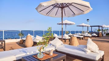 Sun deck