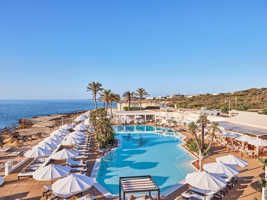 2 piscinas al aire libre, sombrillas, sillones reclinables de piscina