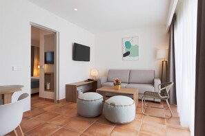 1 bedroom, in-room safe, individually decorated, individually furnished