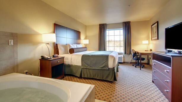King Whirlpool Suite Non-Smoking