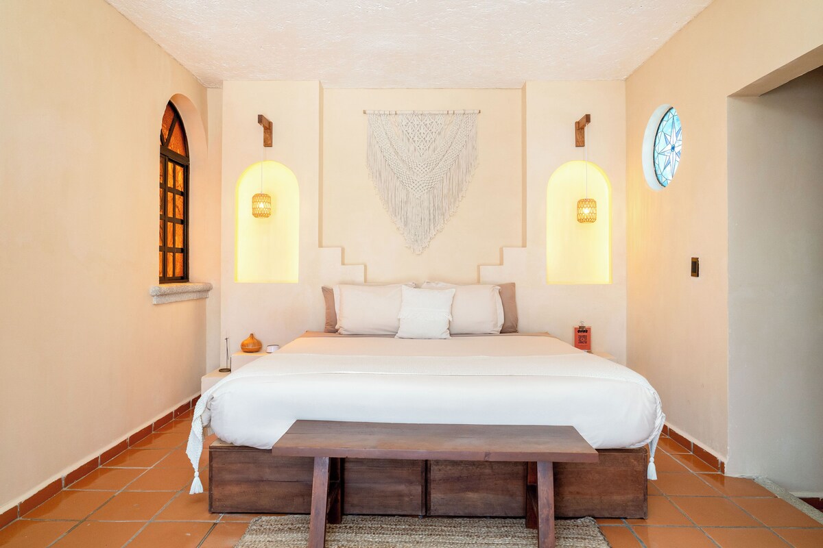 Suite Premium, vista a la ciudad | Ropa de cama hipoalergénica y minibar