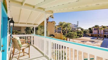 标准村舍, 1 张特大床 | 露台