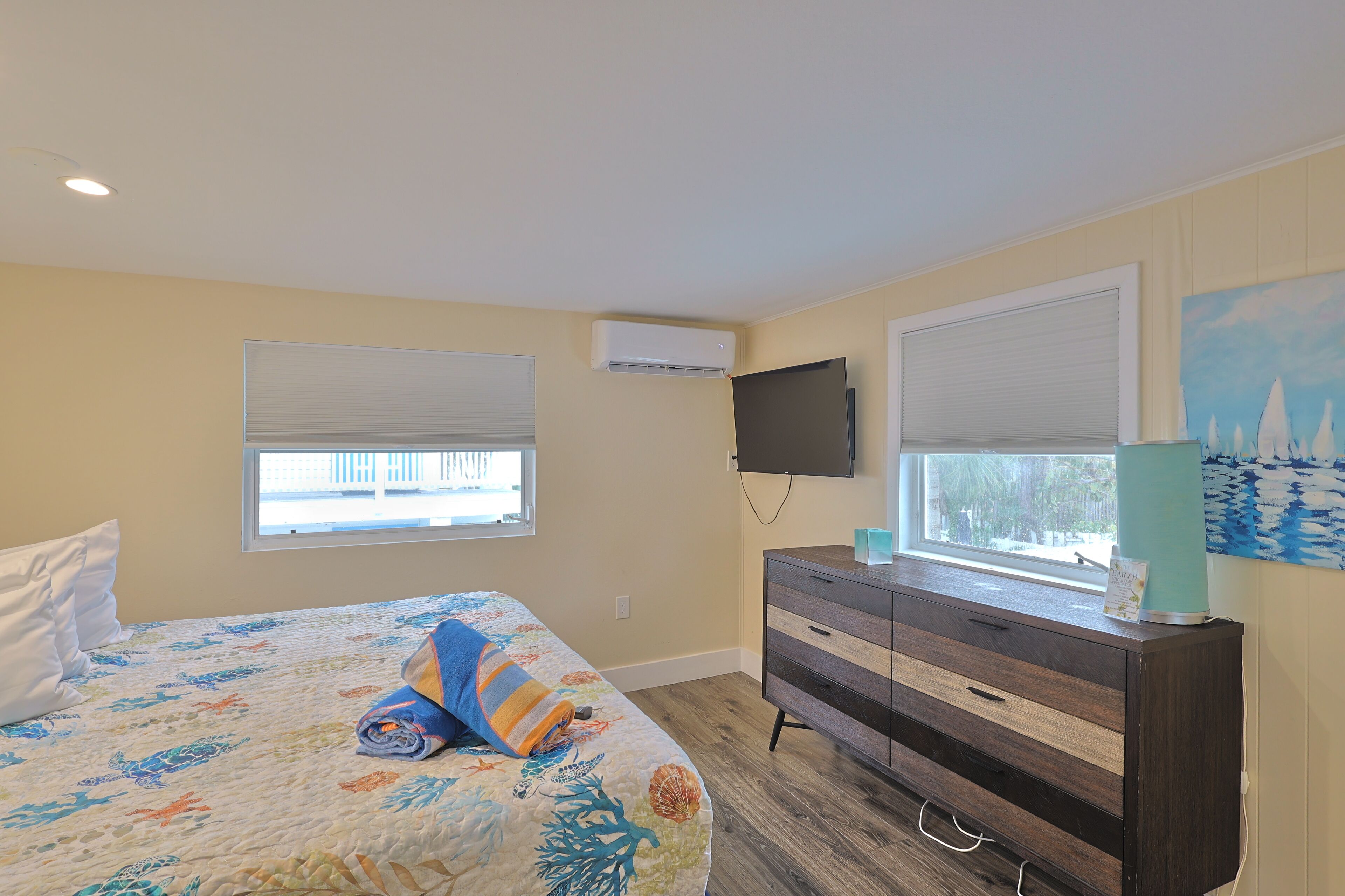 標準平房, 1 張特大雙人床 | 高級寢具、記憶棉床墊、獨特設計、獨特裝修