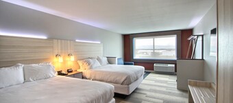 Holiday Inn Express & Suites Fond Du Lac by IHG