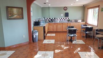 Free continental breakfast