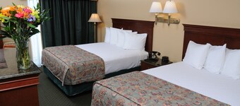 Pike's Waterfront Lodge