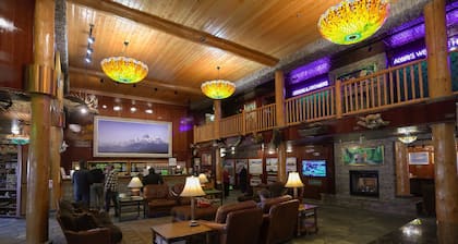 Pike's Waterfront Lodge