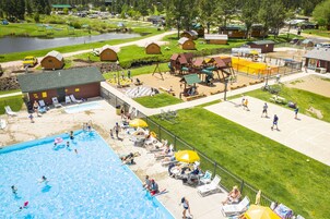 2 piscinas al aire libre