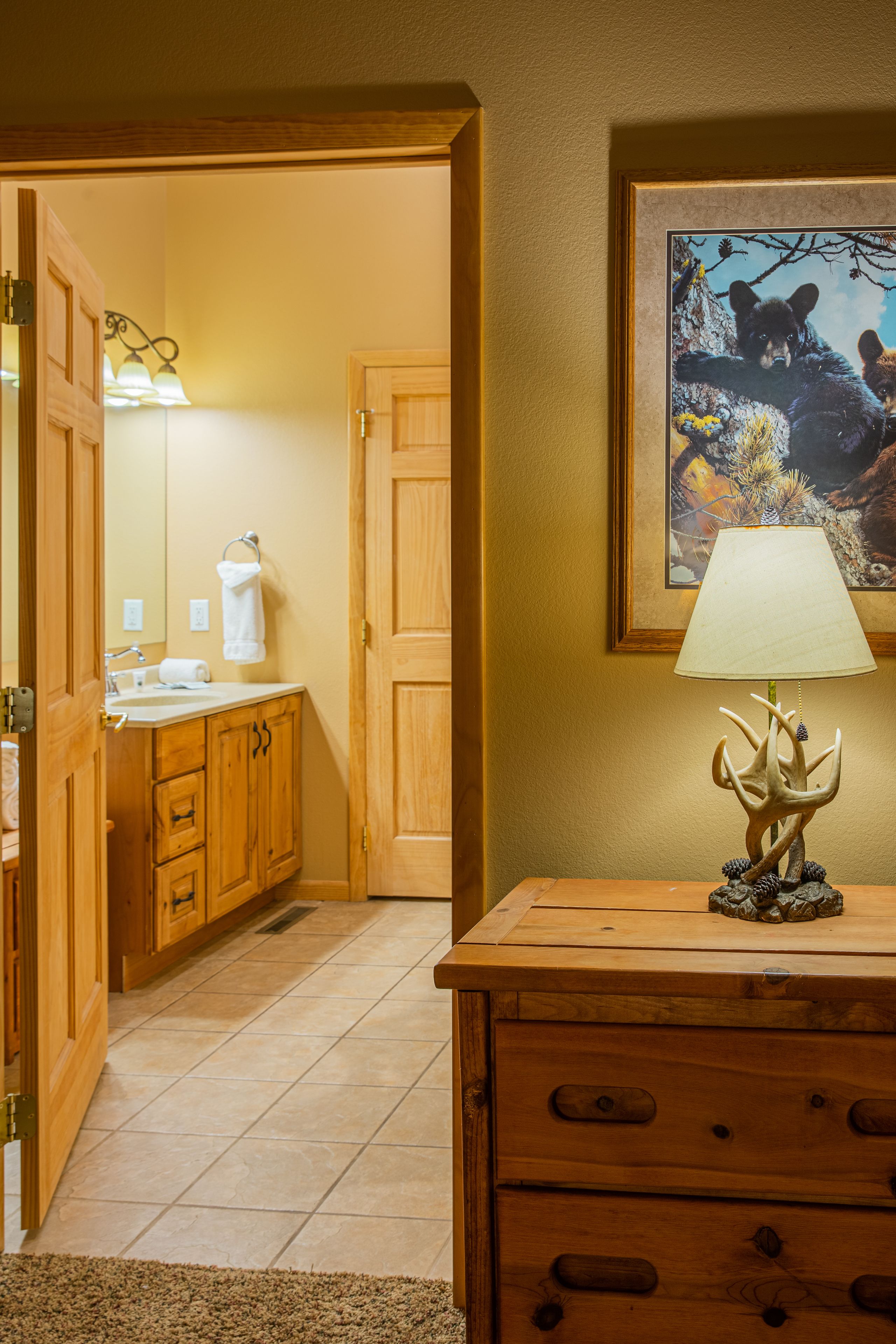 executive cabin, 4 bedrooms, hot tub, mountain view | bathroom | hair dryer, towels