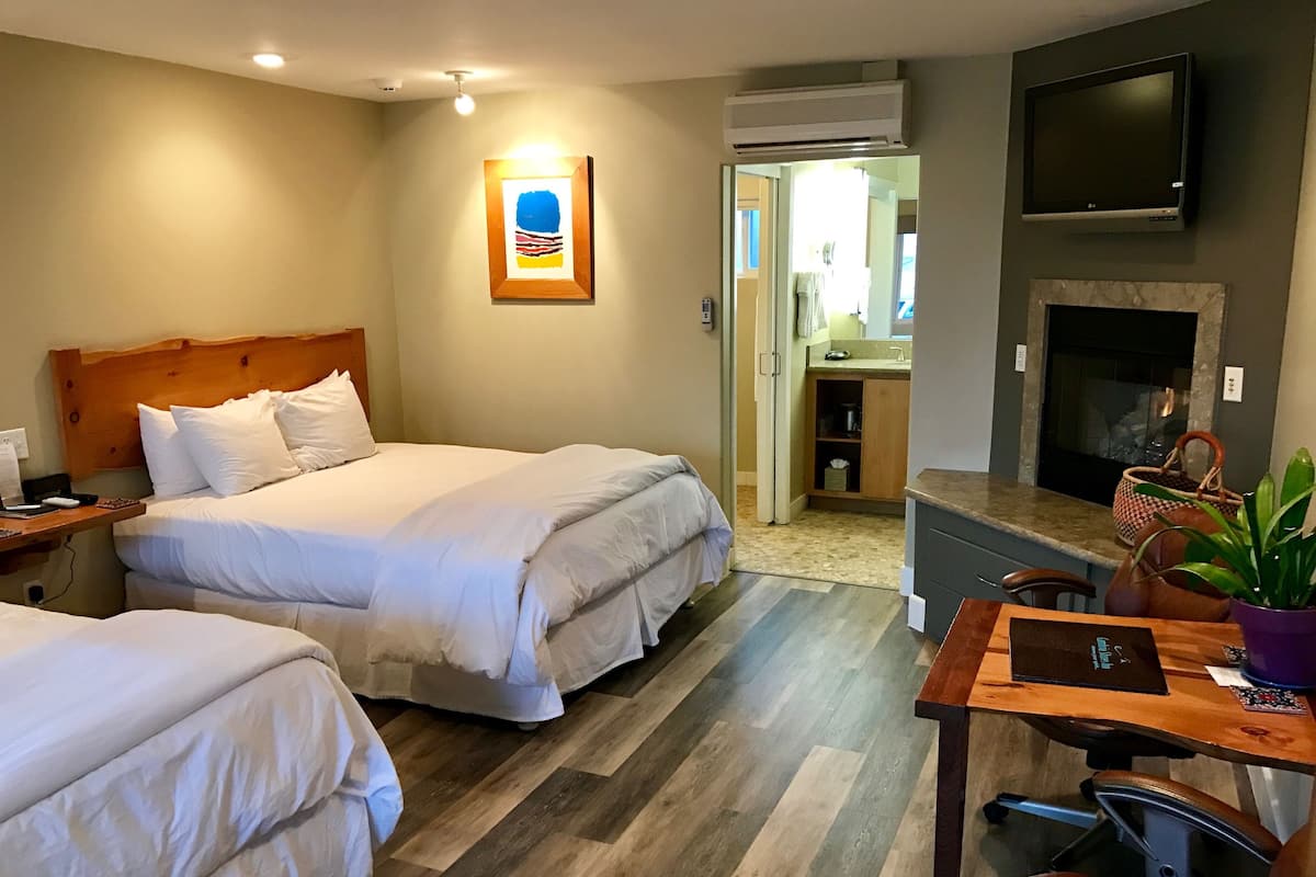 Ropa de cama de alta calidad y escritorio