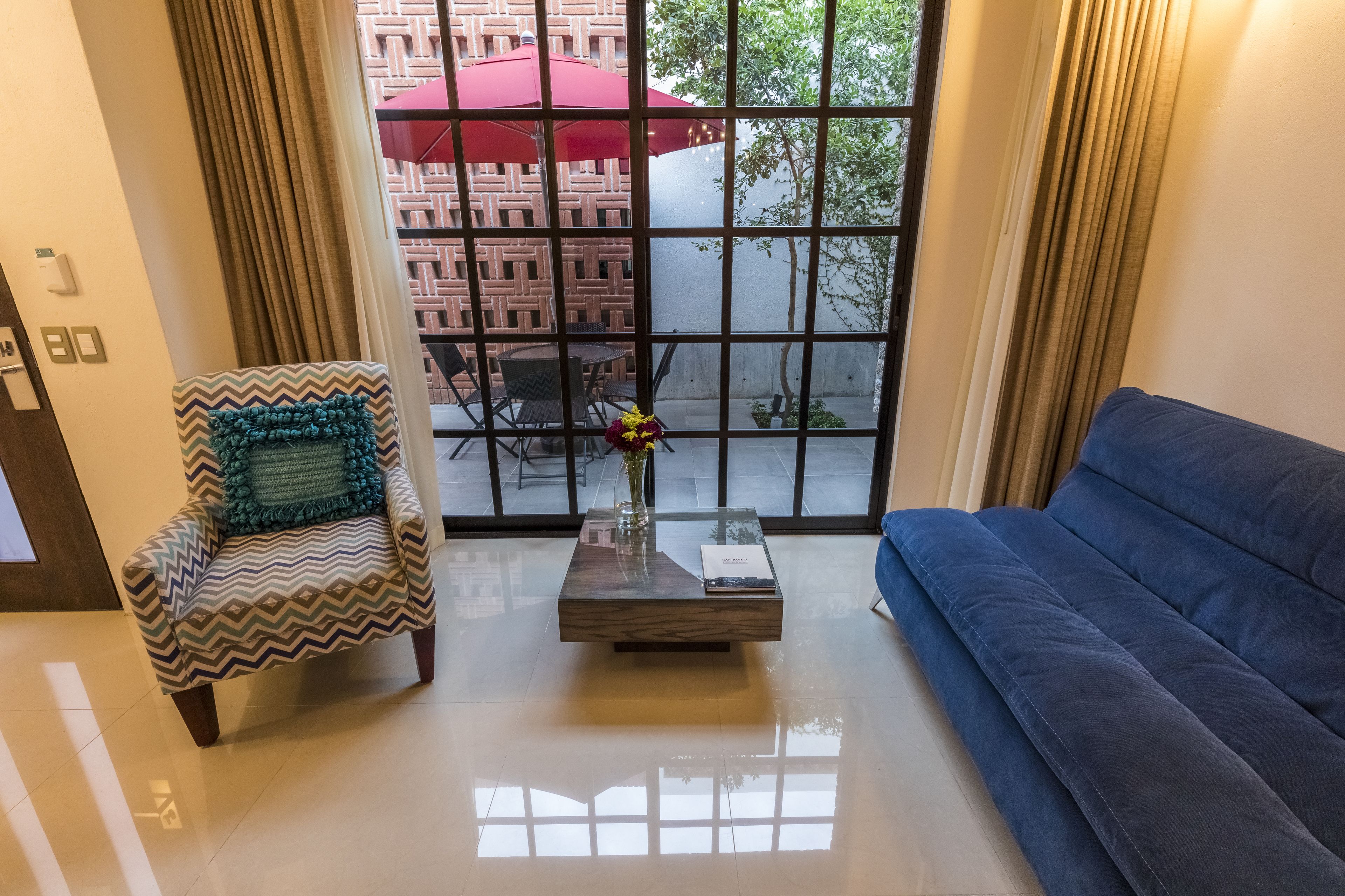executive suite, 2 bedrooms | courtyard view