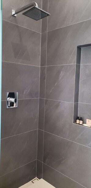 PETITE ROOM - Located Beside Reception | Bathroom | Shower, rainfall showerhead, free toiletries, hair dryer