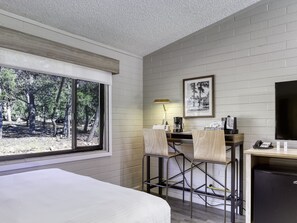 In-room safe, bed sheets