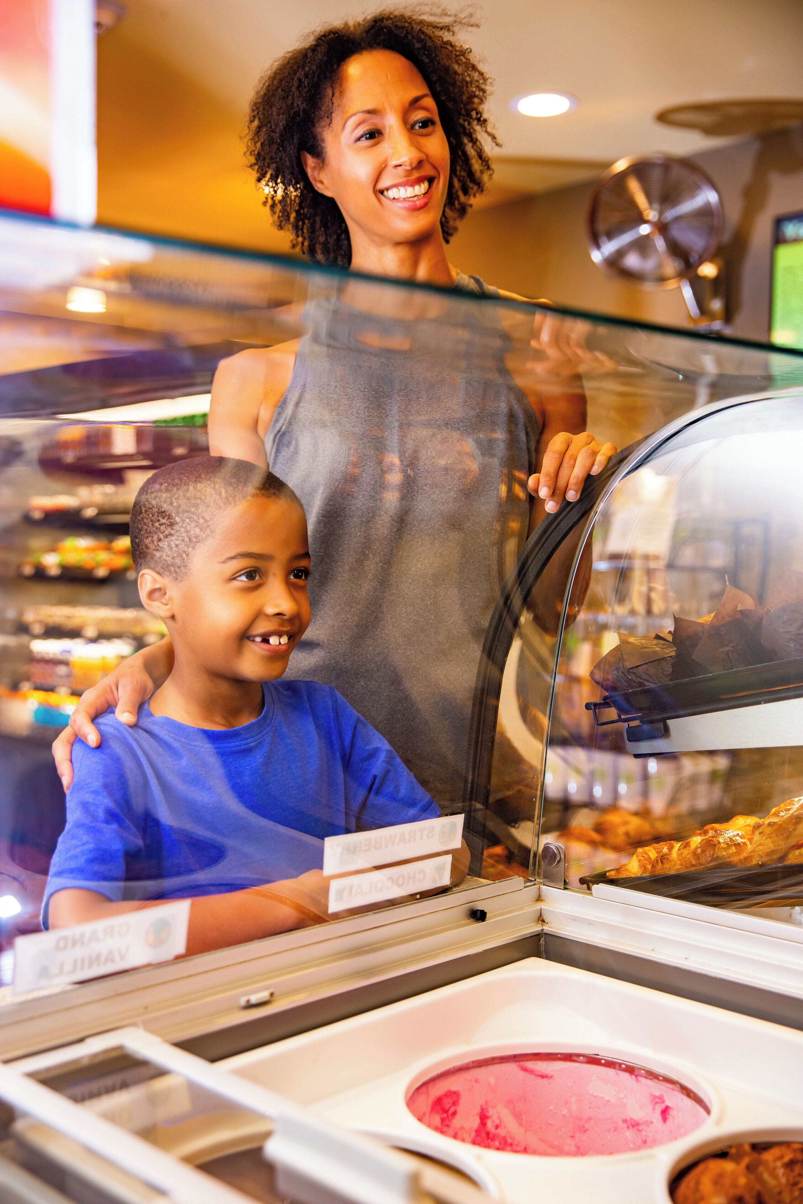 2 restaurants, breakfast served