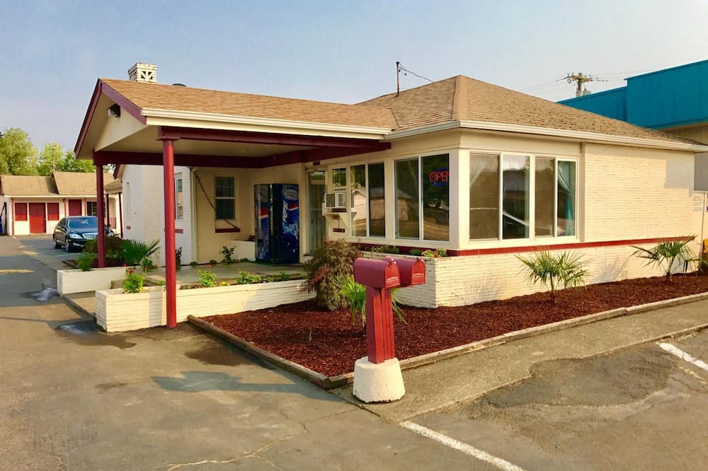 Travelers Inn Motel