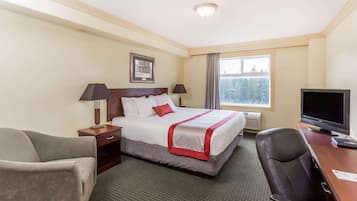 Desk, iron/ironing board, rollaway beds, free WiFi