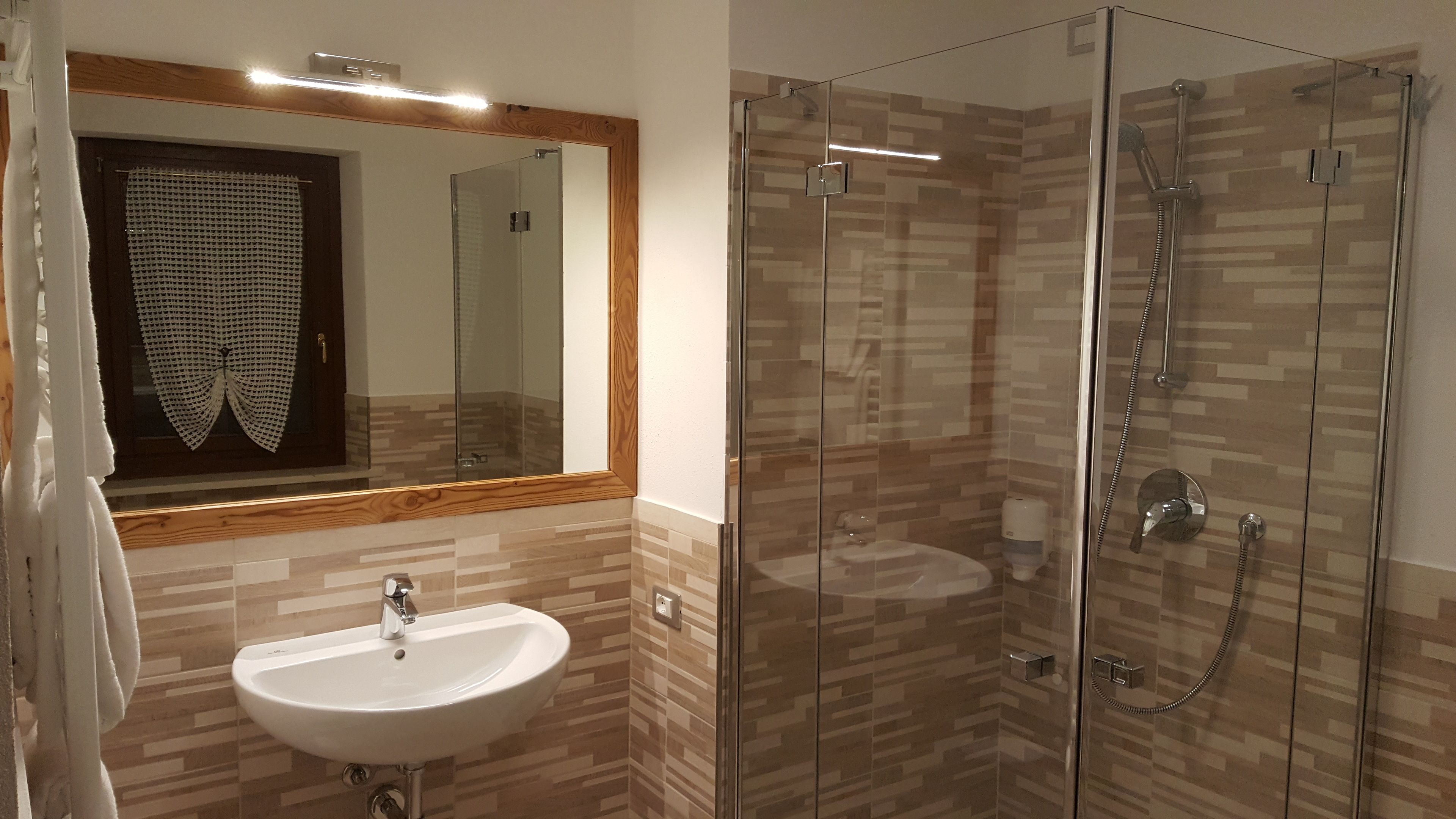 economy double or twin room | room amenity